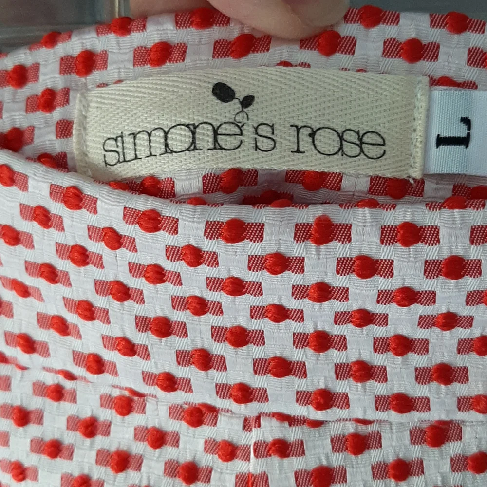 Simone's Rose - Picture 3 of 8